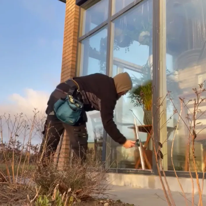 Udendørs vinduespudsning